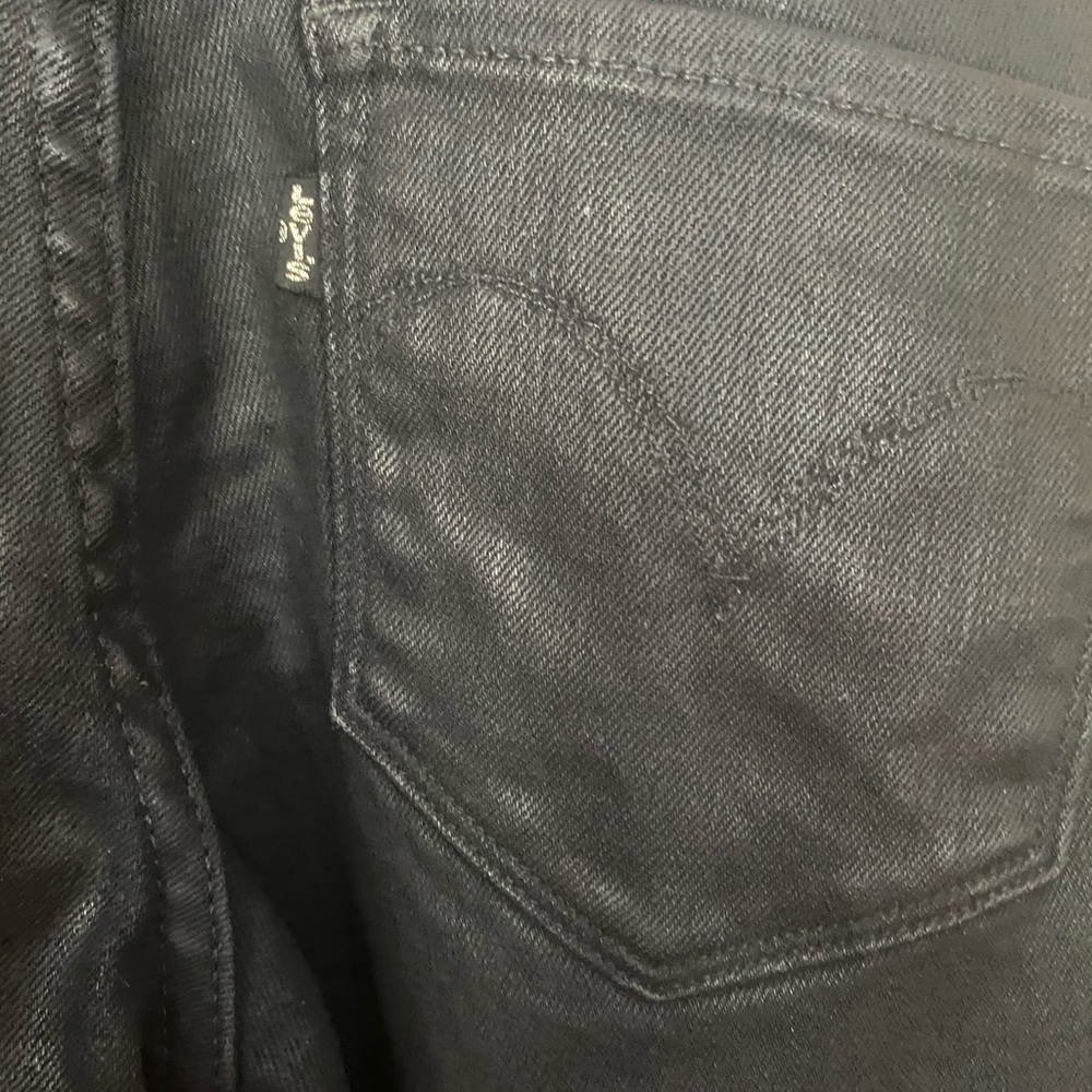 Levi’s - Picture 5 of 8